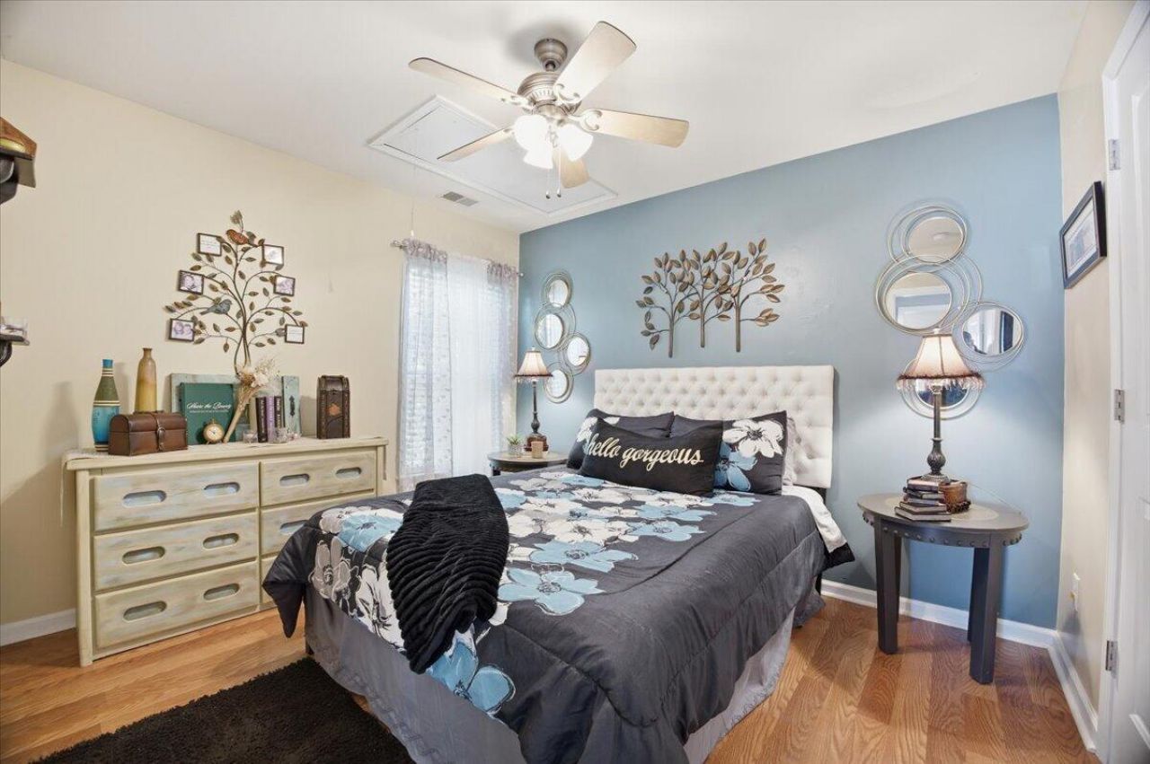 8009 Henderson Road Photo 9