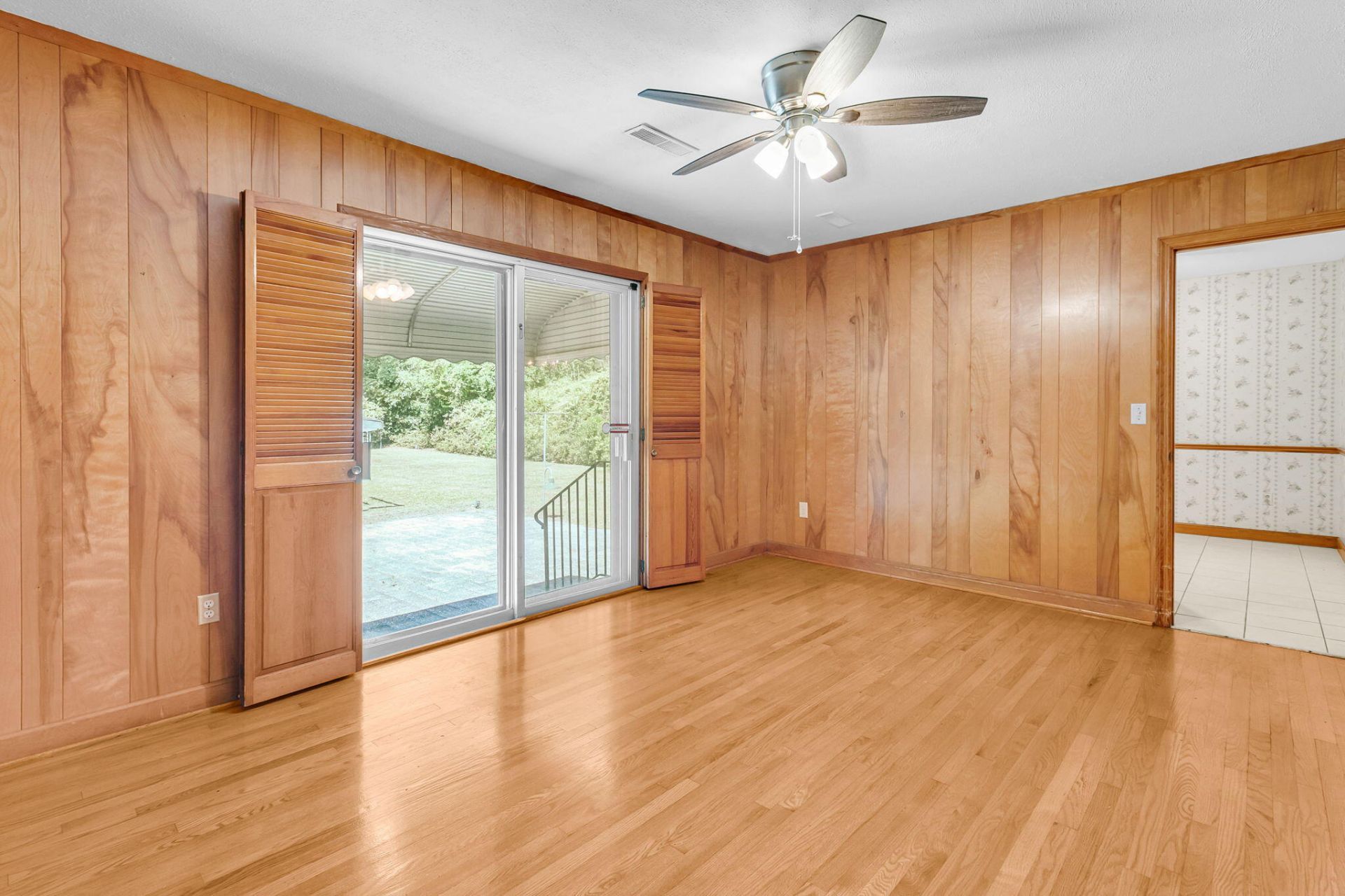 1223 Winston Street Photo 11