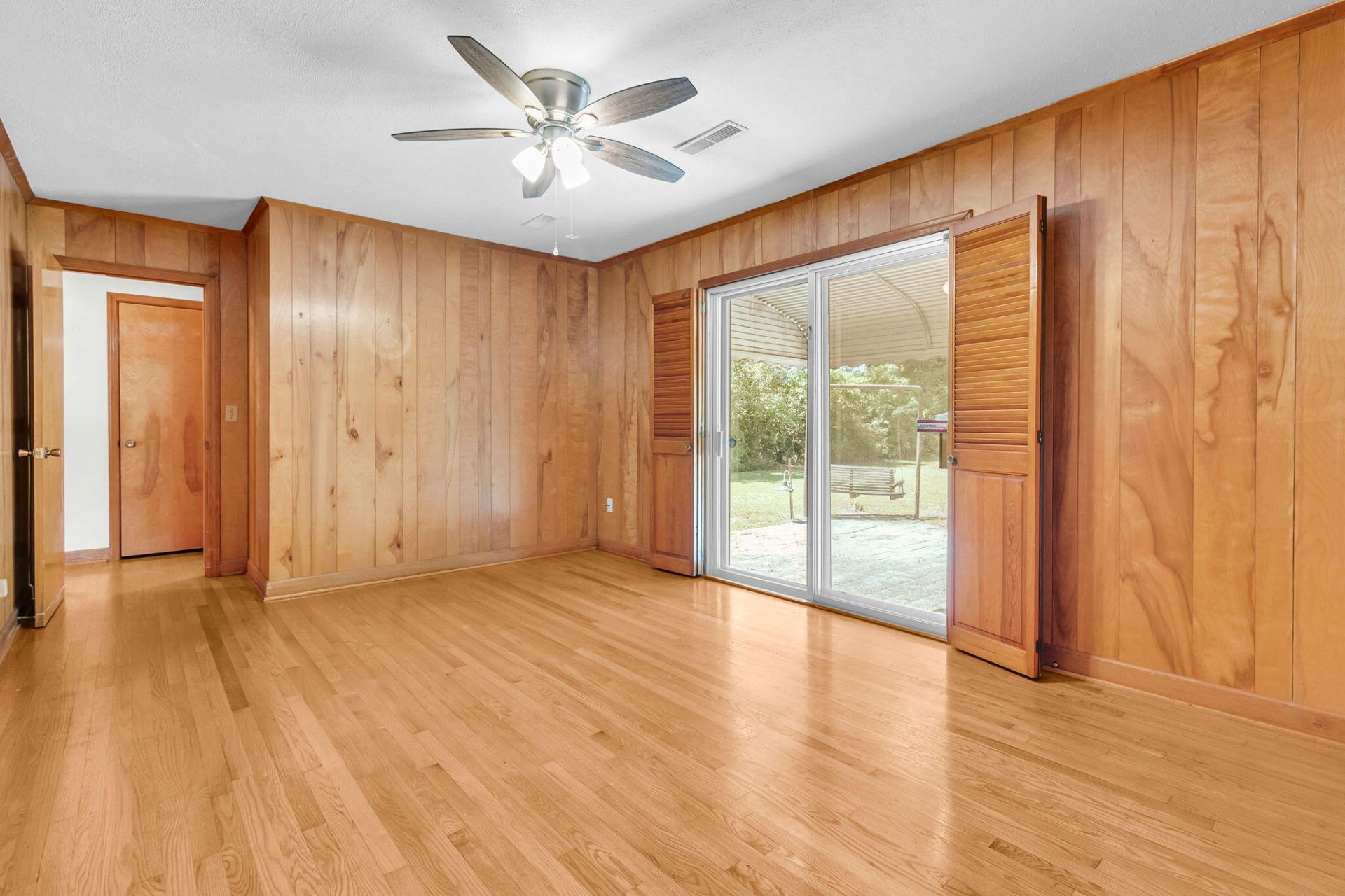 1223 Winston Street Photo 12