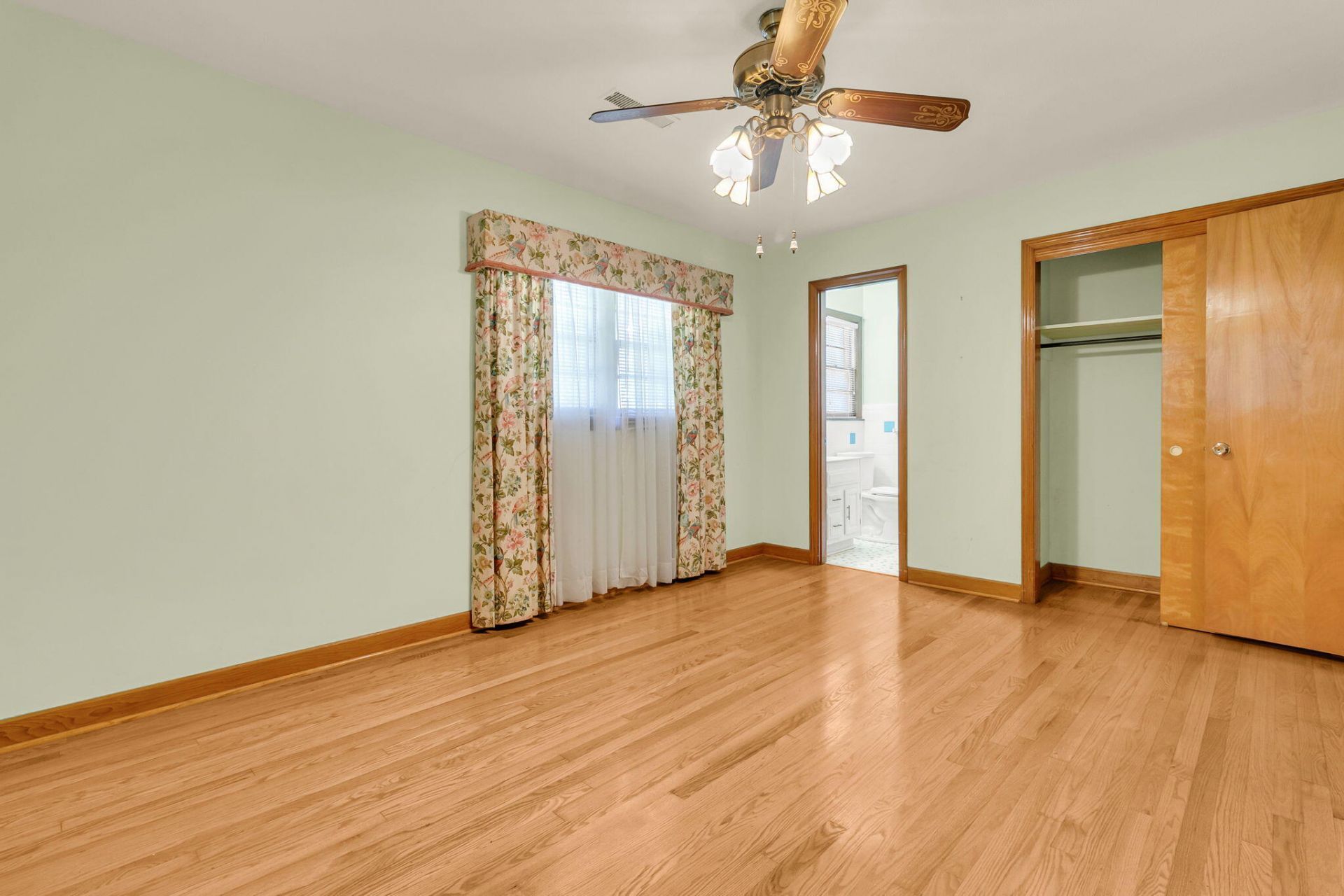 1223 Winston Street Photo 16