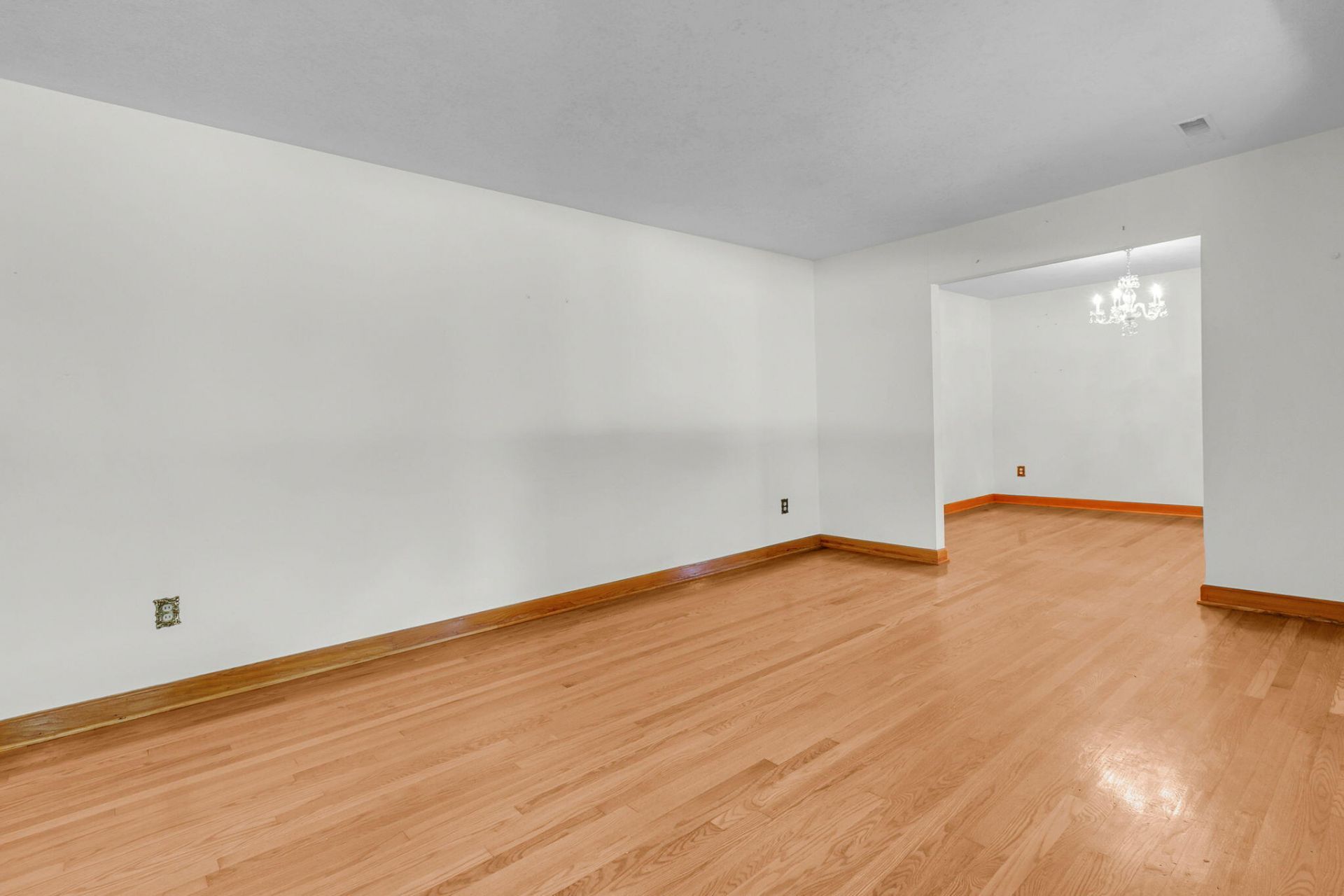 1223 Winston Street Photo 21