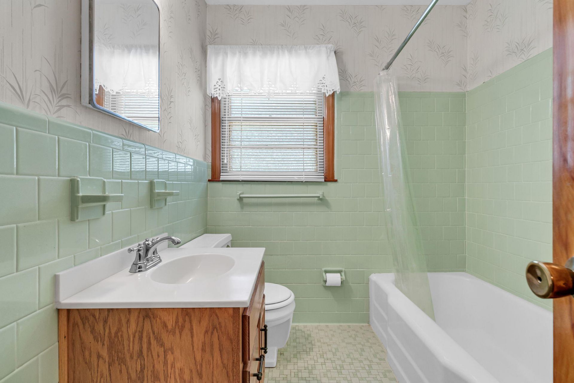 1223 Winston Street Photo 24