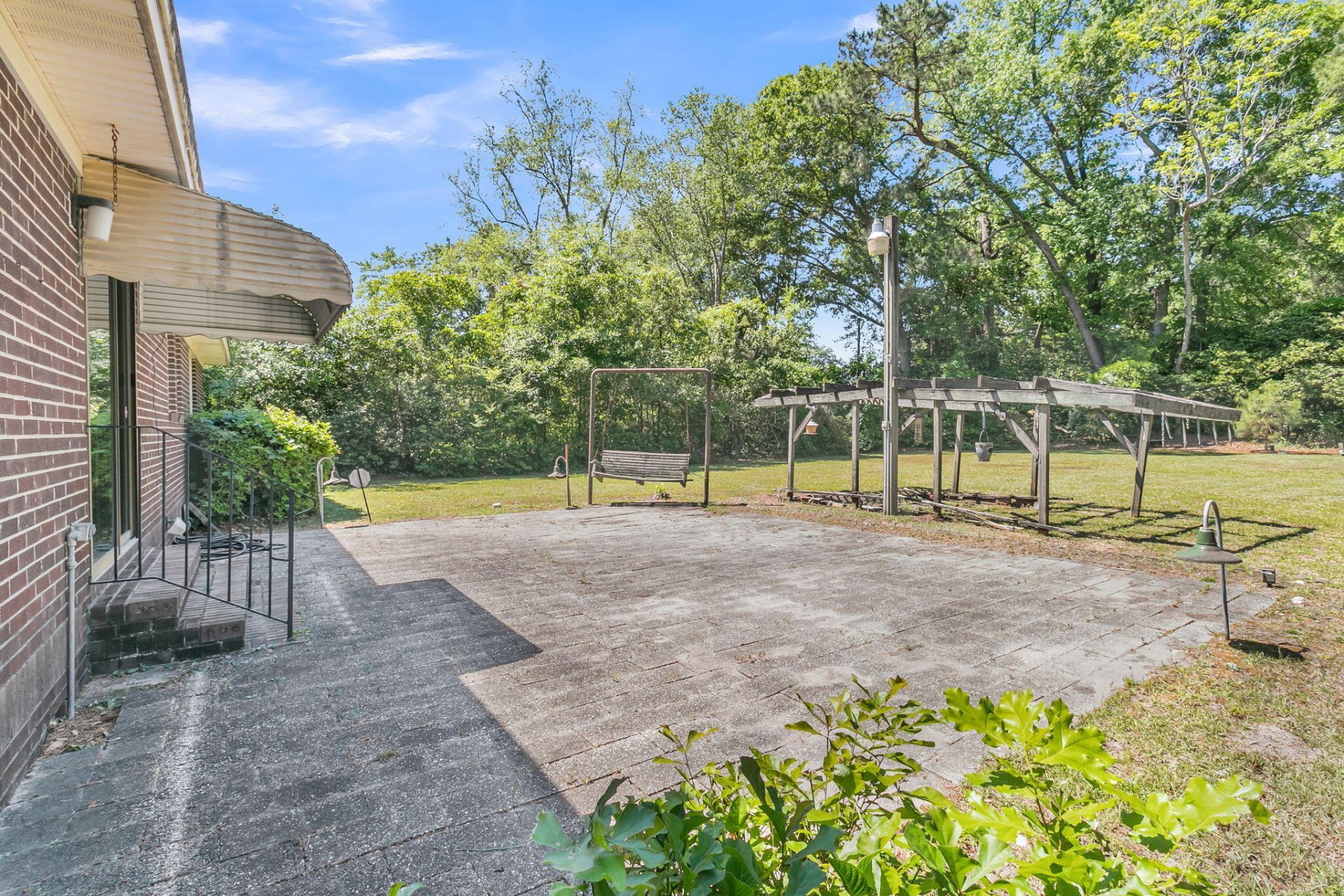 1223 Winston Street Photo 26