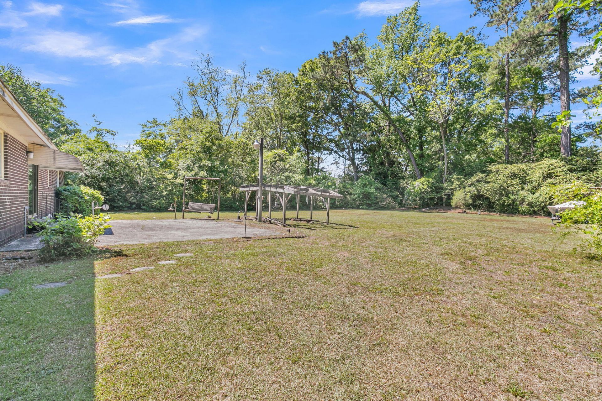 1223 Winston Street Photo 27