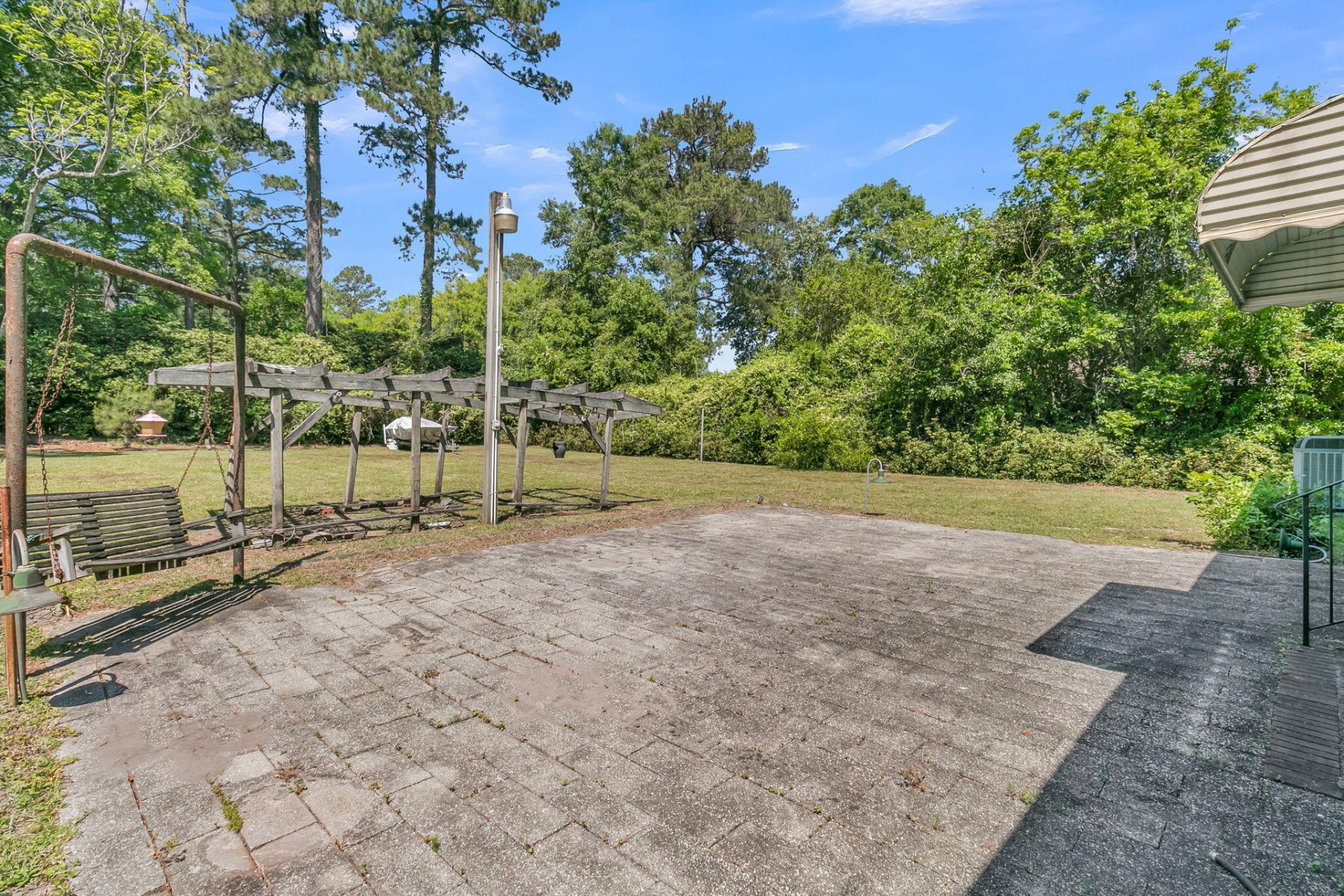 1223 Winston Street Photo 29