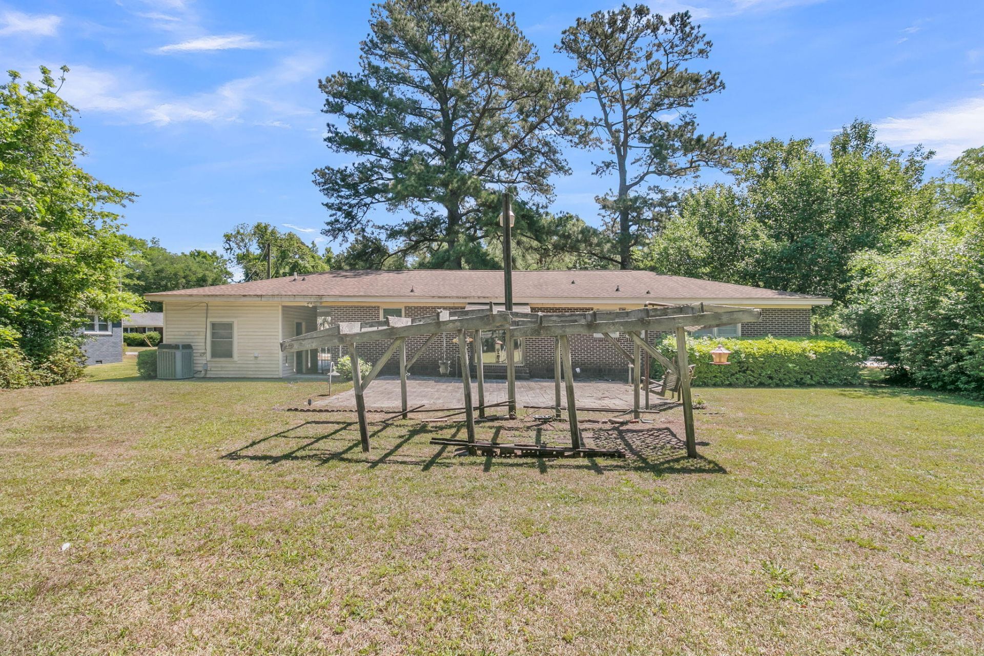 1223 Winston Street Photo 31