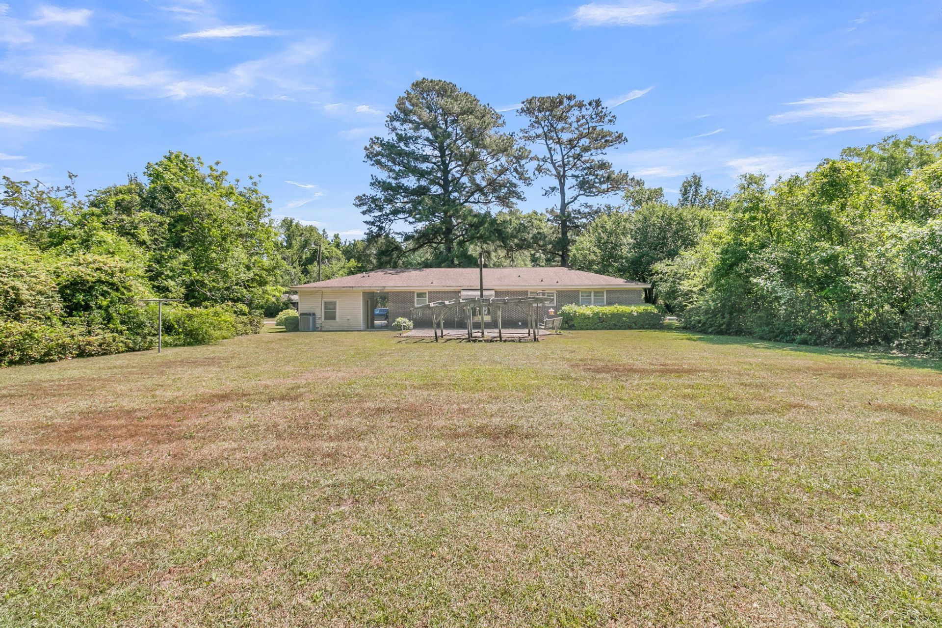 1223 Winston Street Photo 32