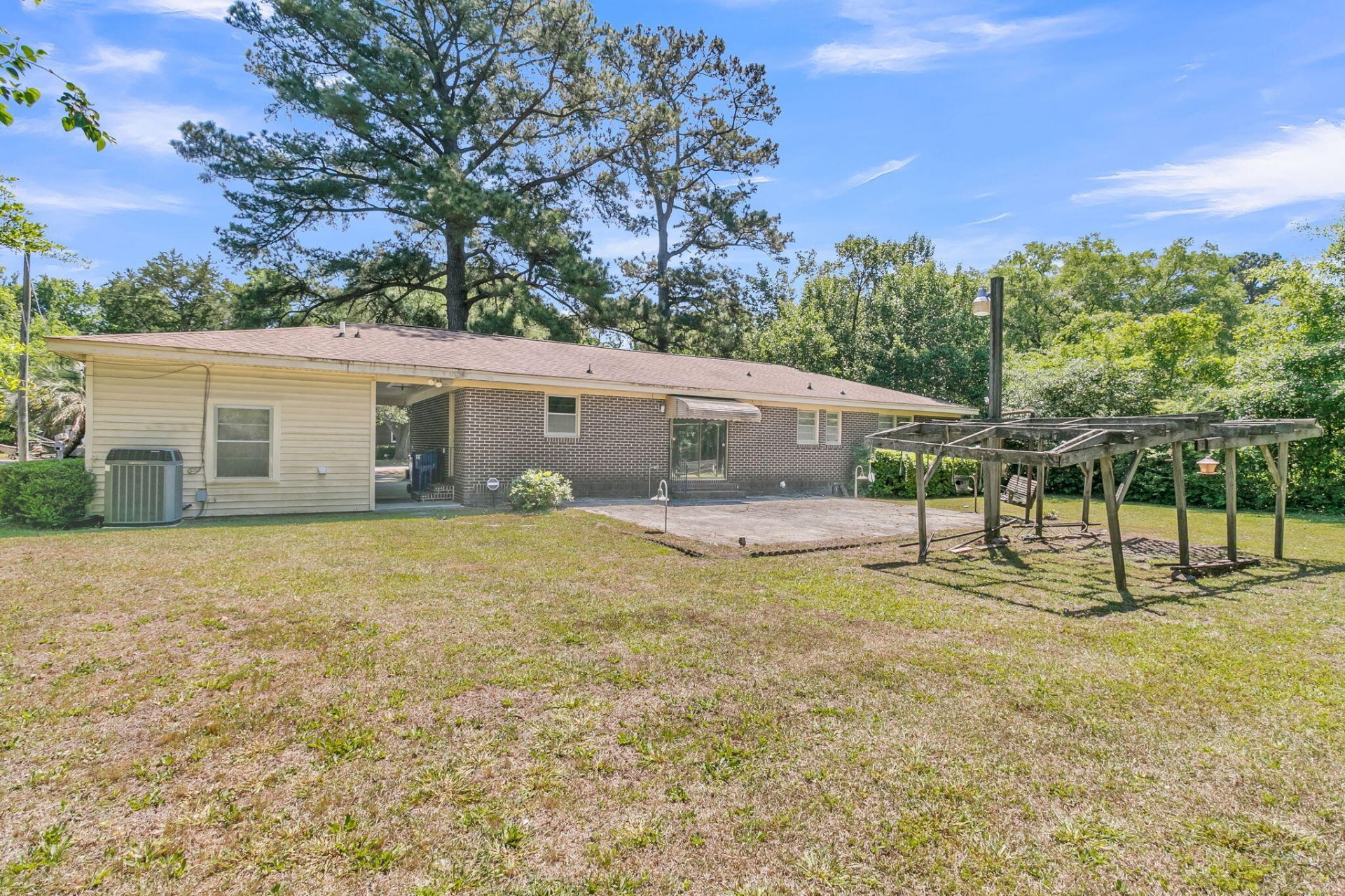 1223 Winston Street Photo 33