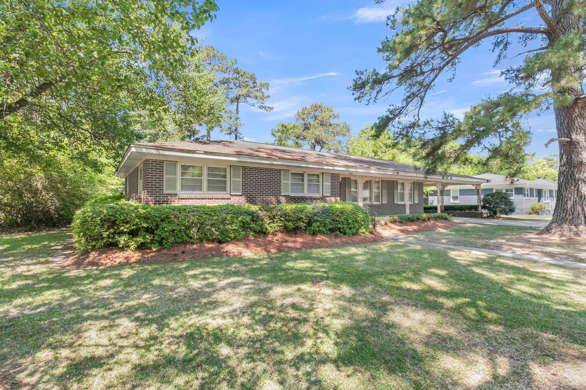 1223 Winston Street Photo 36