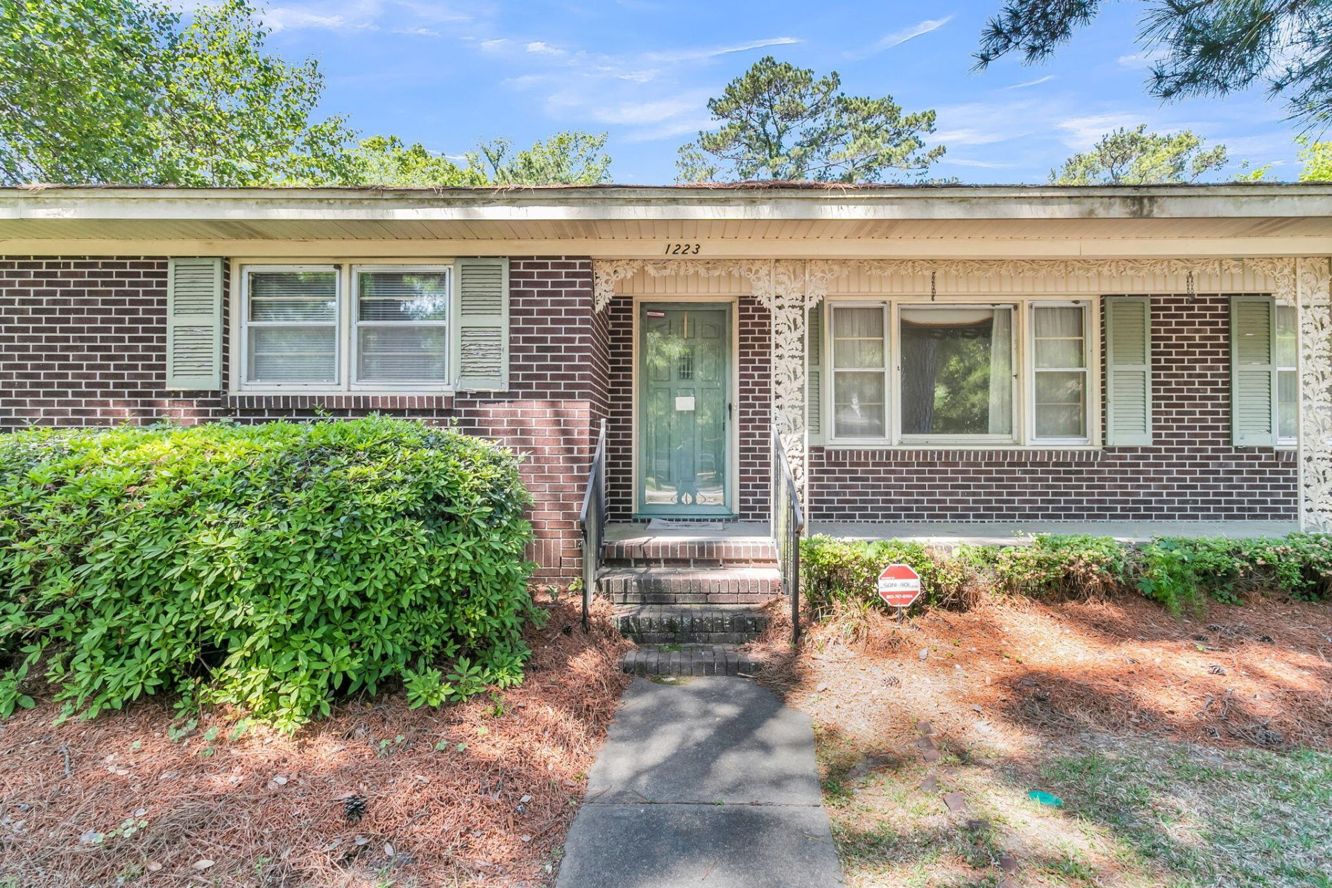 1223 Winston Street Photo 37