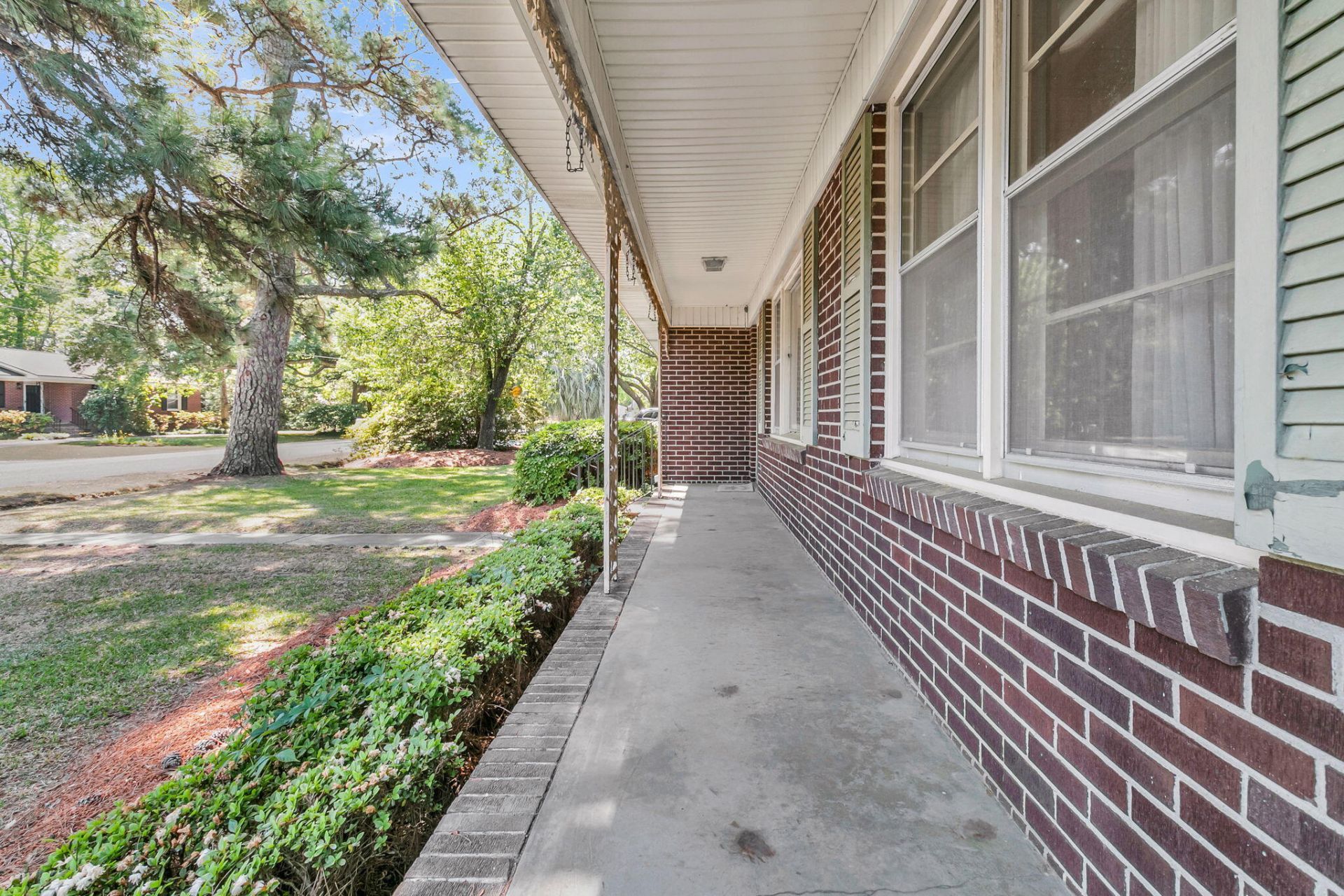 1223 Winston Street Photo 38