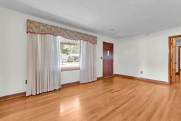 1223 Winston Street photo 4