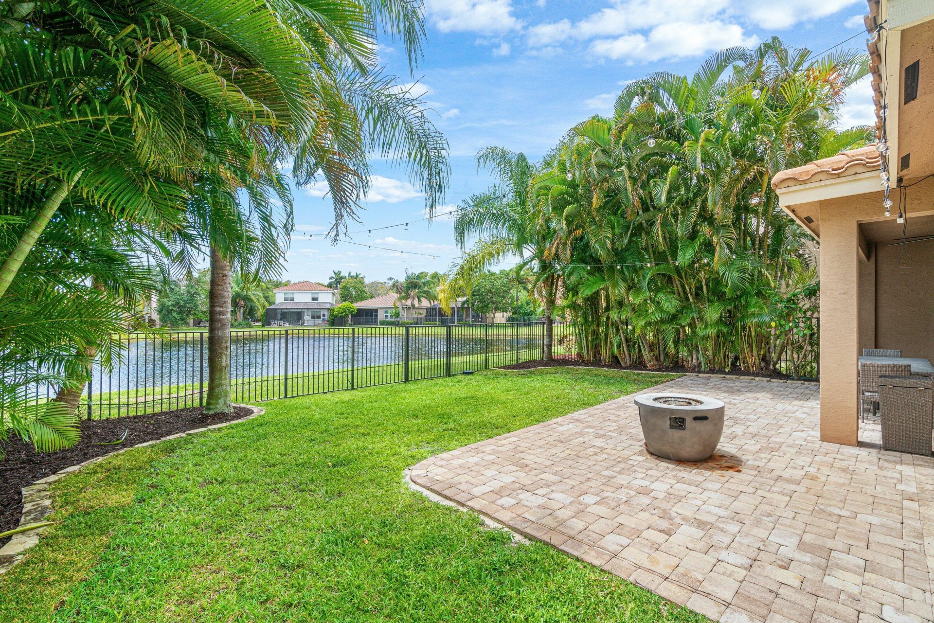 8300 Calabria Lakes Drive, Boynton Beach, FL 33473 Photo