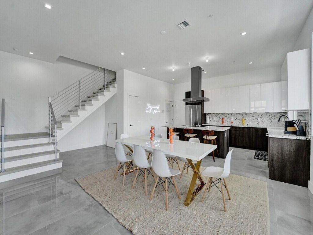 1220 NE 15th Avenue, Fort Lauderdale, FL 33304 Photo