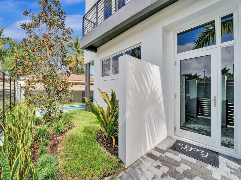 1220 NE 15th Avenue, Fort Lauderdale, FL 33304 Photo