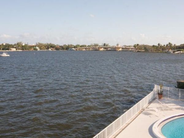 301 Croton Avenue, Unit 310, Lantana, FL 33462