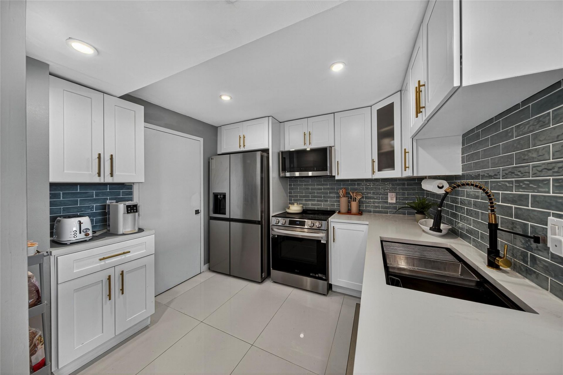 1160 N Federal Highway, Unit 1022, Fort Lauderdale, FL 33304 Photo