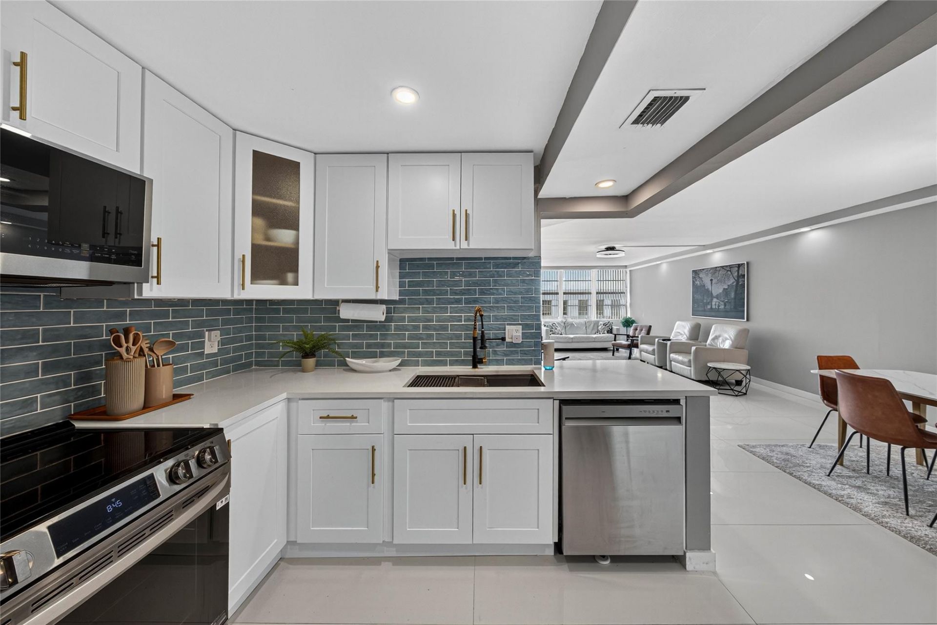 1160 N Federal Highway, Unit 1022, Fort Lauderdale, FL 33304 Photo