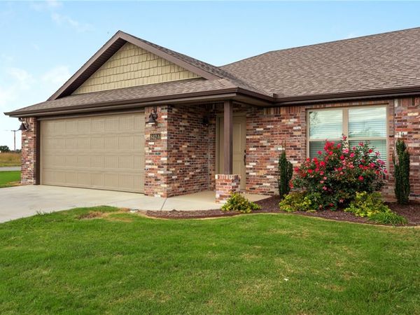 1415 Winter Avenue , Centerton, AR 72719