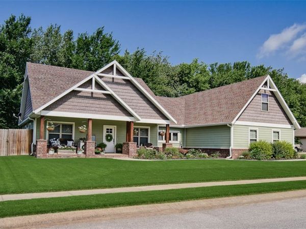 404 Grandview Drive, Prairie Grove, AR 72753