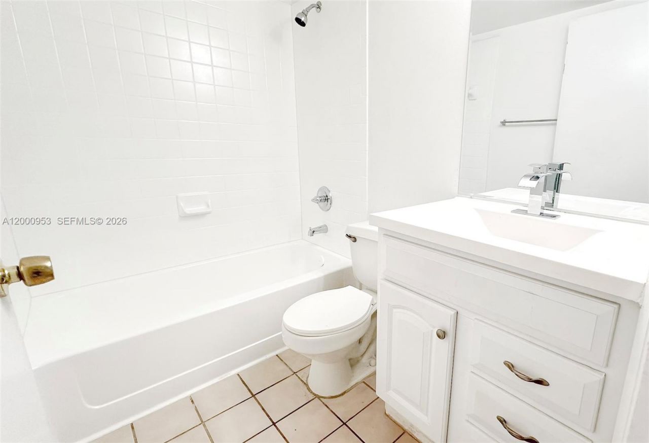 9491 S Palm Cir S , Unit 103, Pembroke Pines, FL 33025 Photo