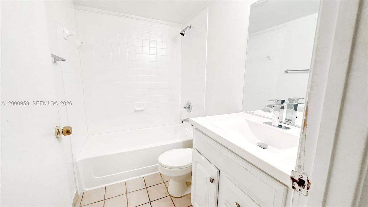 9491 S Palm Cir S , Unit 103, Pembroke Pines, FL 33025 Photo