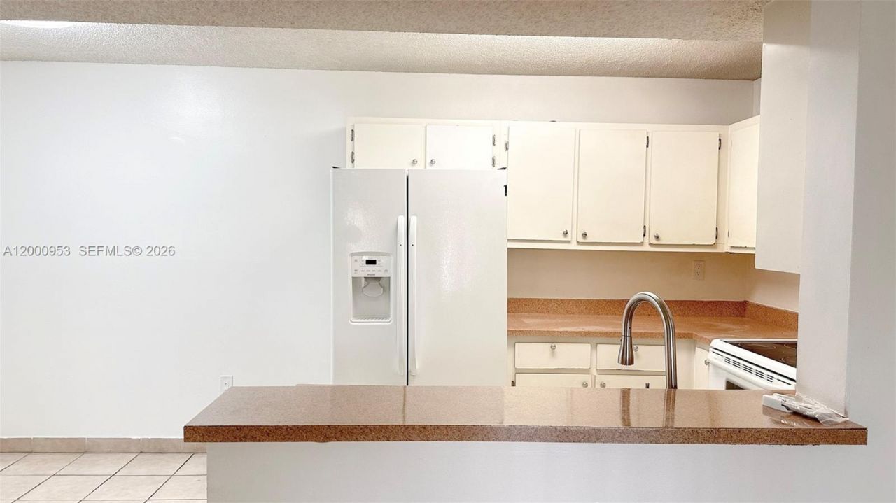 9491 S Palm Cir S , Unit 103, Pembroke Pines, FL 33025 Photo