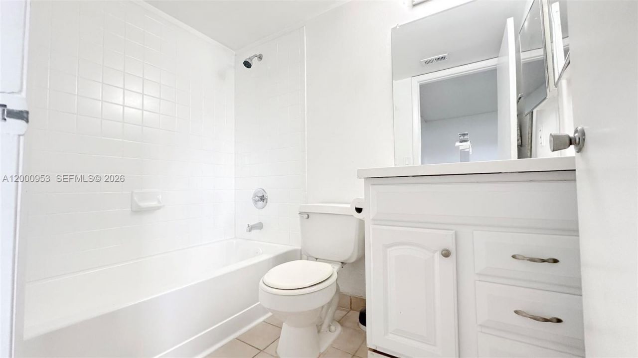 9491 S Palm Cir S , Unit 103, Pembroke Pines, FL 33025 Photo