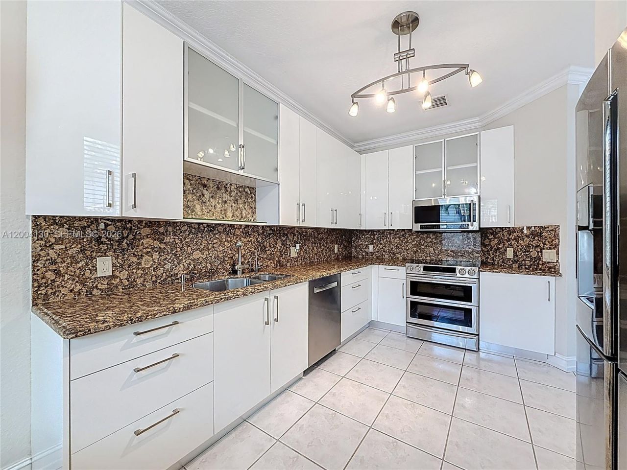 781 NE 195th St, Miami, FL 33179 Photo