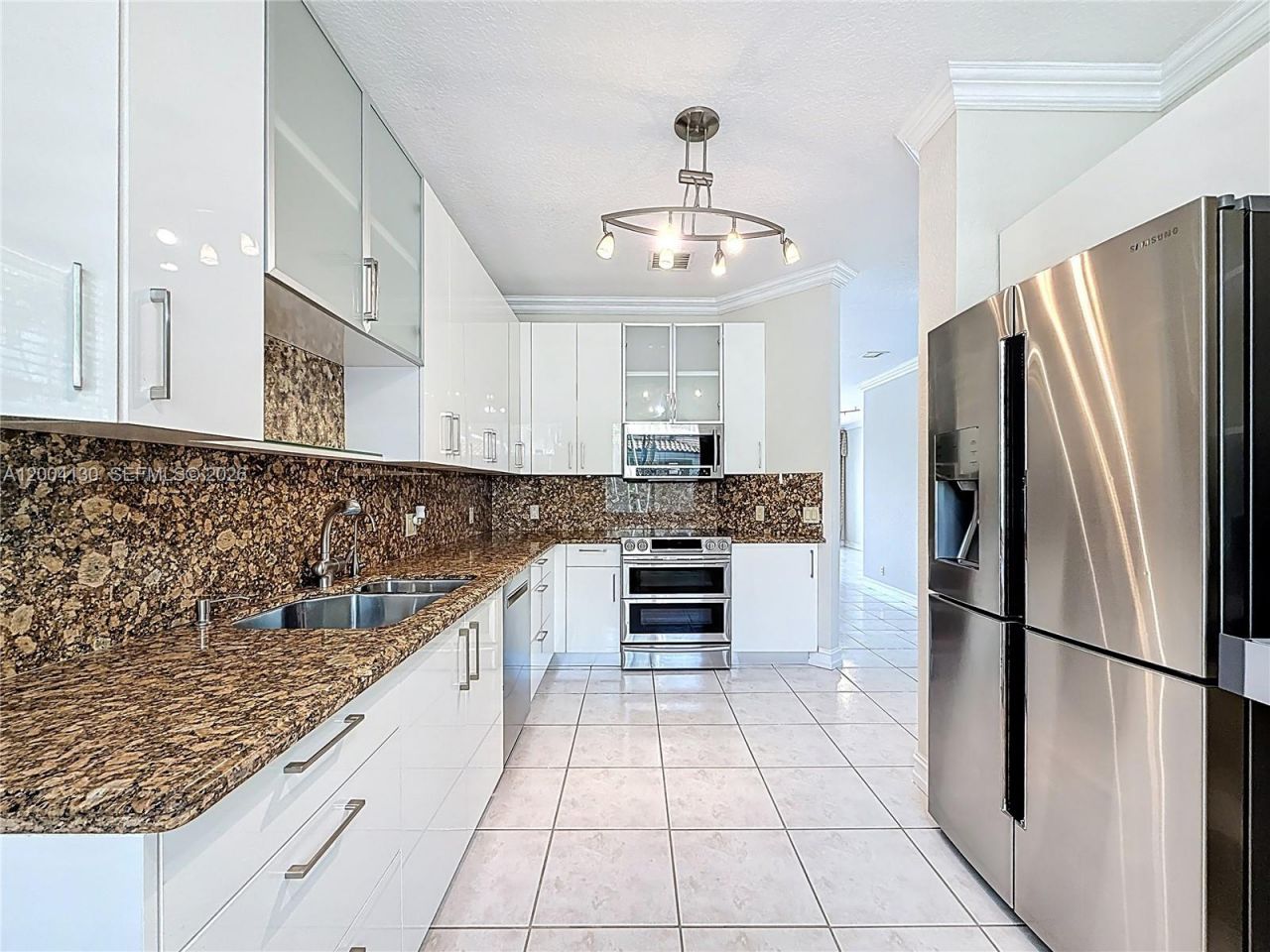 781 NE 195th St, Miami, FL 33179 Photo