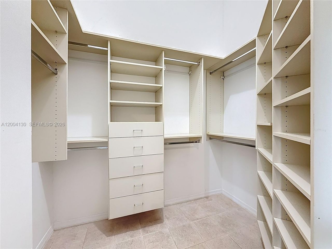 781 NE 195th St, Miami, FL 33179 Photo