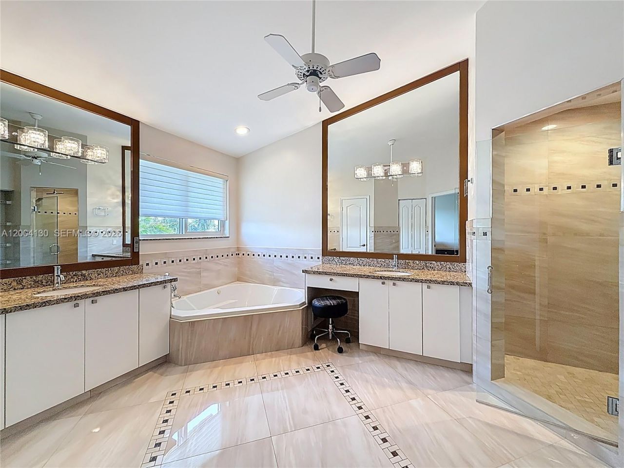 781 NE 195th St, Miami, FL 33179 Photo