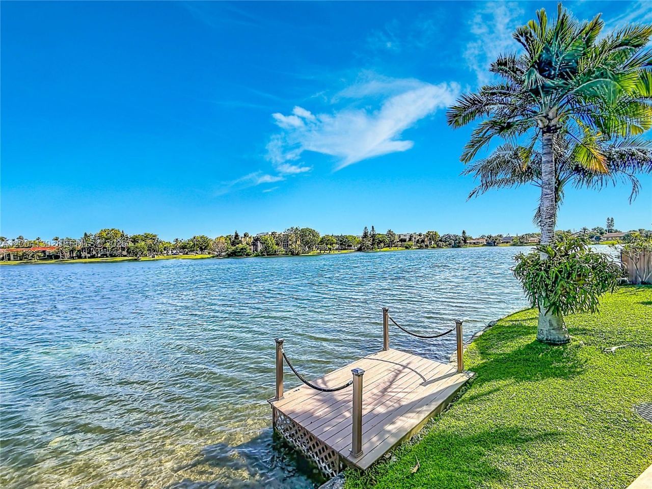 781 NE 195th St, Miami, FL 33179 Photo