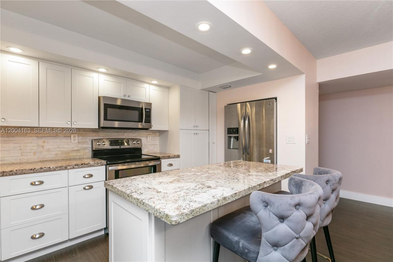 20291 NE 30th Ave, Unit PH-10, Aventura, FL 33180 Photo