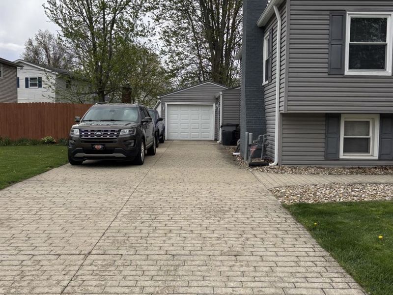 40 Crestwood Drive, Willard, OH 44890 Photo 2