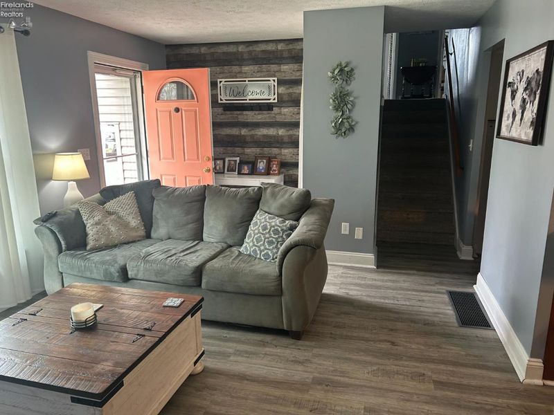 40 Crestwood Drive, Willard, OH 44890 Photo 9