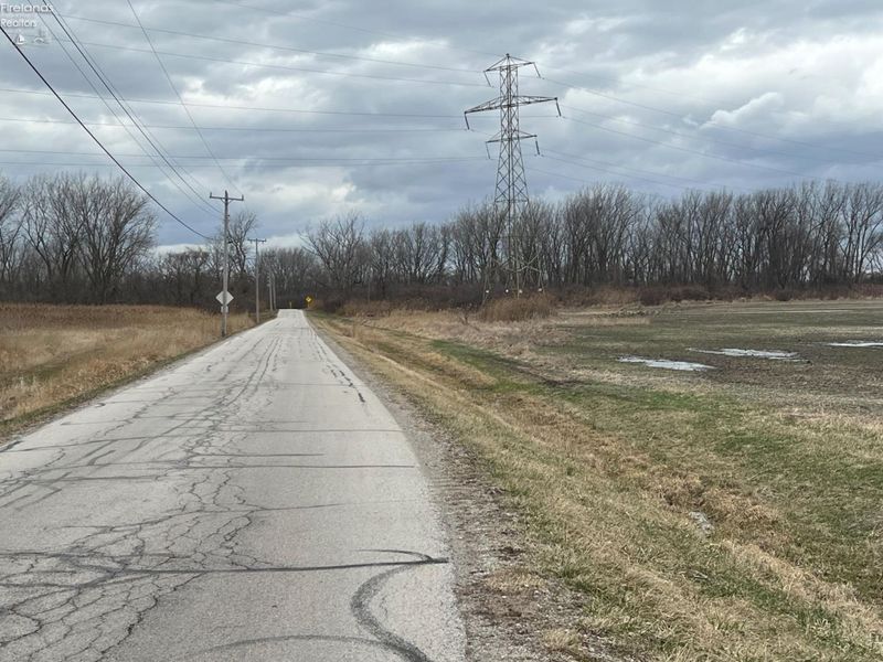 2790 S Amherst, Port Clinton, OH 43452 Photo 3