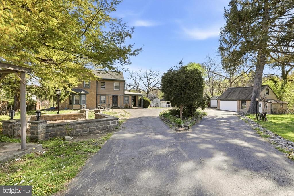 2202 SWEDE ROAD, EAST NORRITON, PA 19401