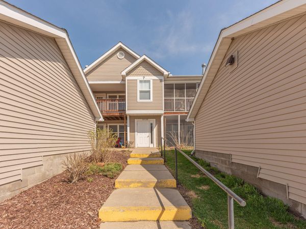 1322 Heatherwood Lane, Ann Arbor, MI 48108