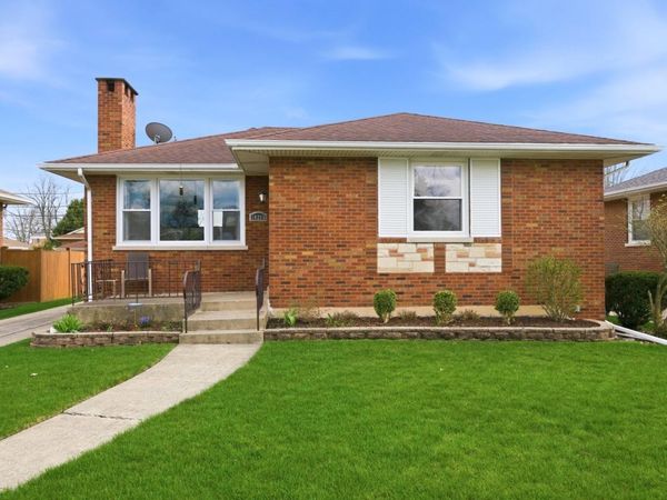 10265 Dickens Street , Westchester, IL 60154