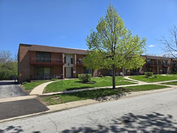 643 N Carroll Parkway , Unit 210B, Glenwood, IL 60425