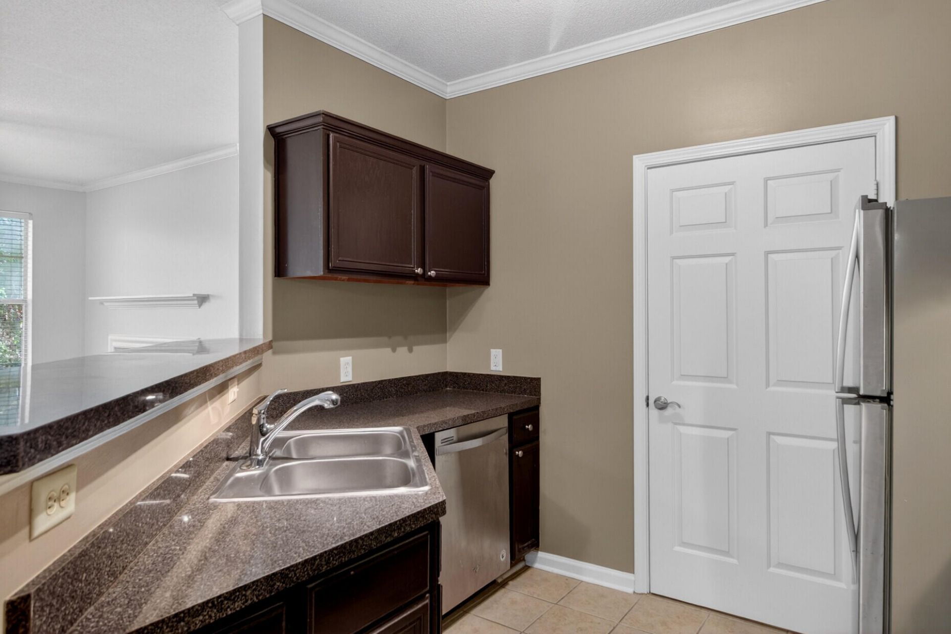 45 Sycamore Avenue Photo 14