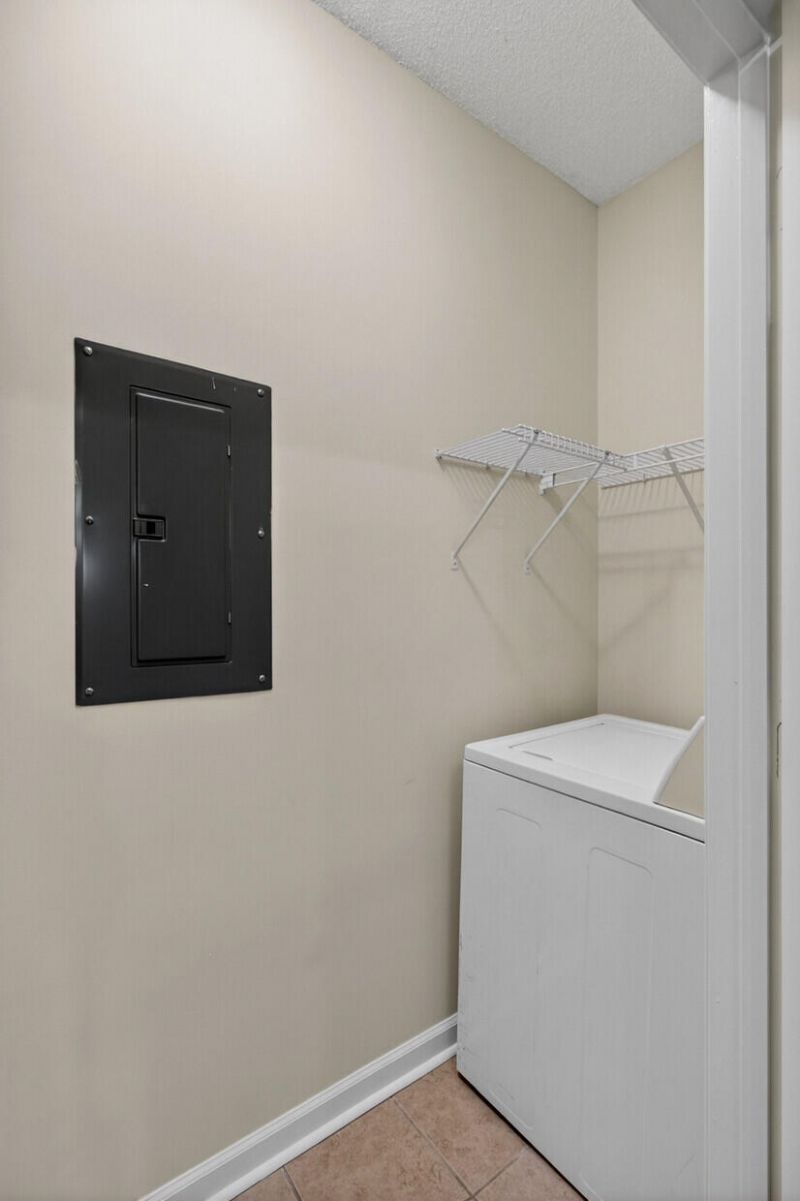 45 Sycamore Avenue Photo 17