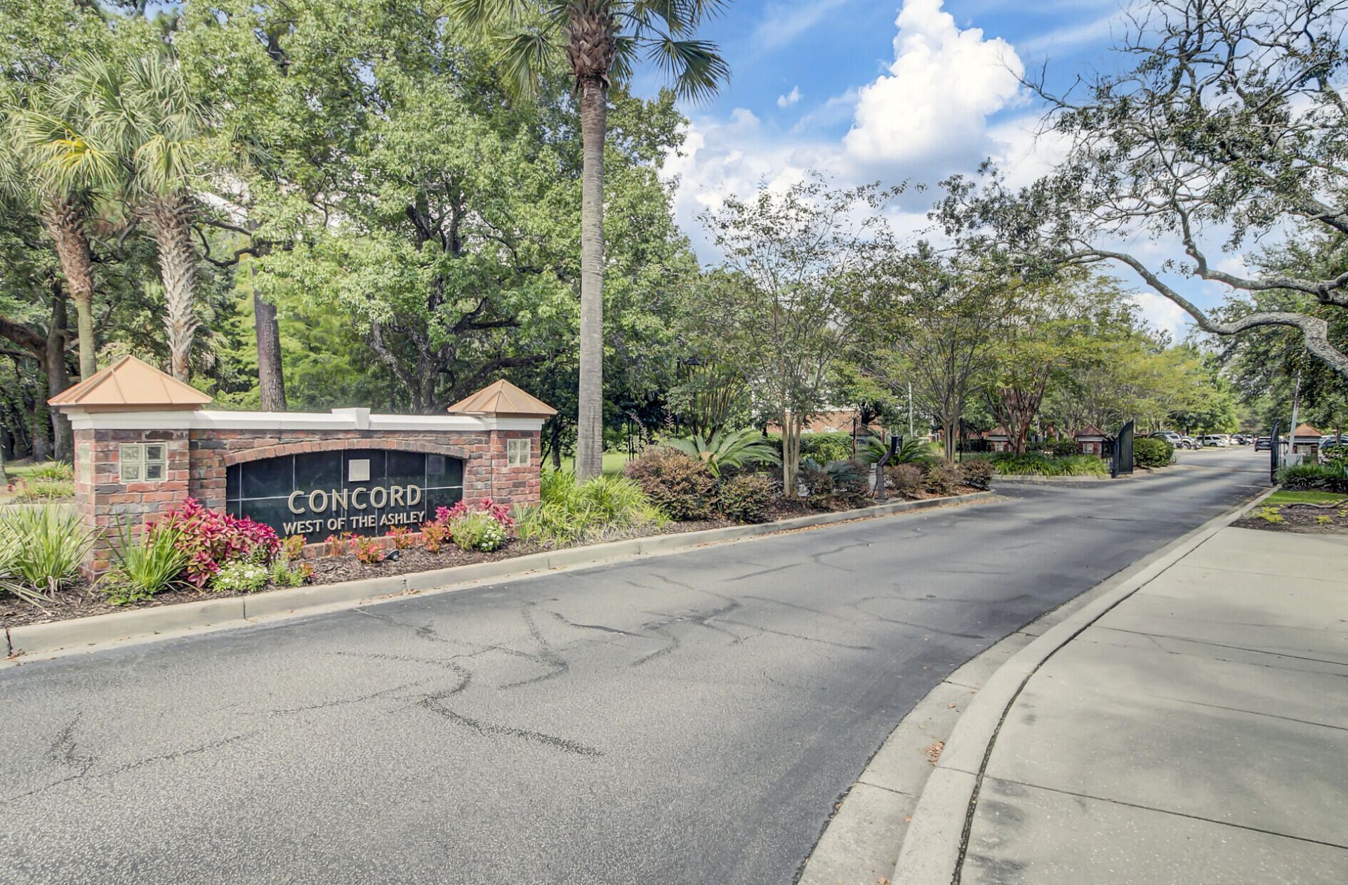 45 Sycamore Avenue Photo 25