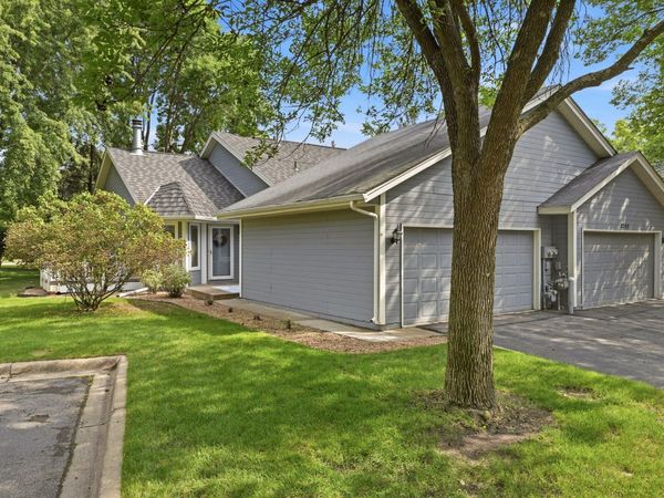 2741 River Hills Drive S, Burnsville, MN 55337
