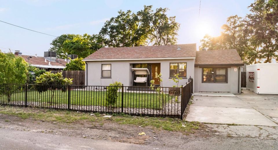 6731 5th St, Rio Linda, CA 95673 Photo