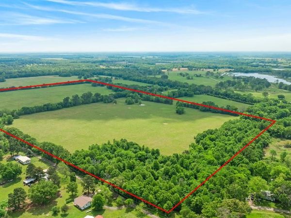 000 CR 2110 , Bagwell, TX 75412