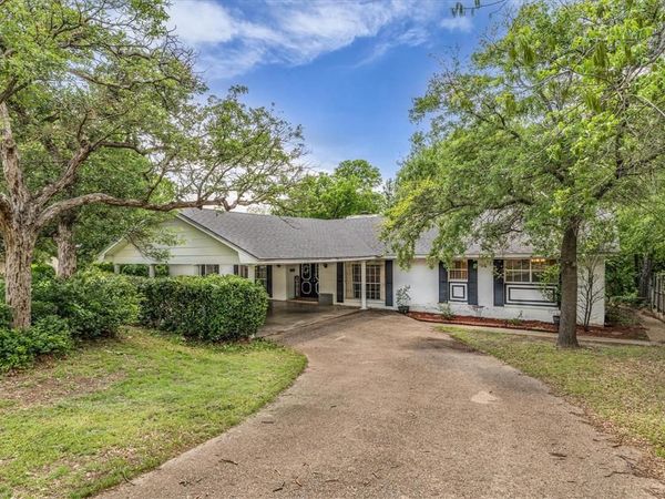 1208 Knotty Oaks Drive, Woodway, TX 76712