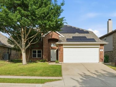 10020 Chrysalis Drive, Fort Worth, TX 76131