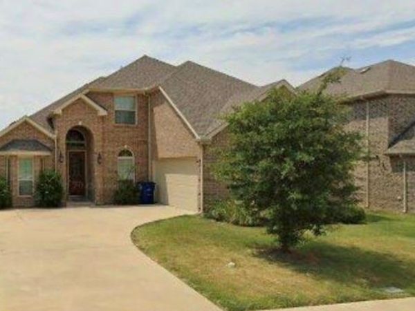 153 Pinewood Avenue, Red Oak, TX 75154